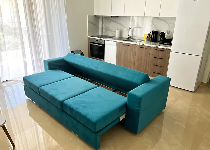 House Néoi Epivátai